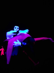 TEATRO NEGRO PRAGA - HILT